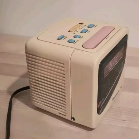 Retro Radio Shack 12-1594 Chronomatic 294 ANALOG 90sAM/FM Radio Alarm Clock - Picture 5 of 6